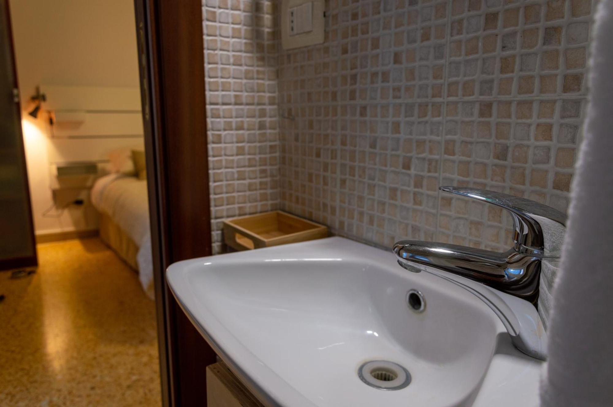 Testaccio Xix-Xxv Bed And Breakfast Rom Eksteriør billede