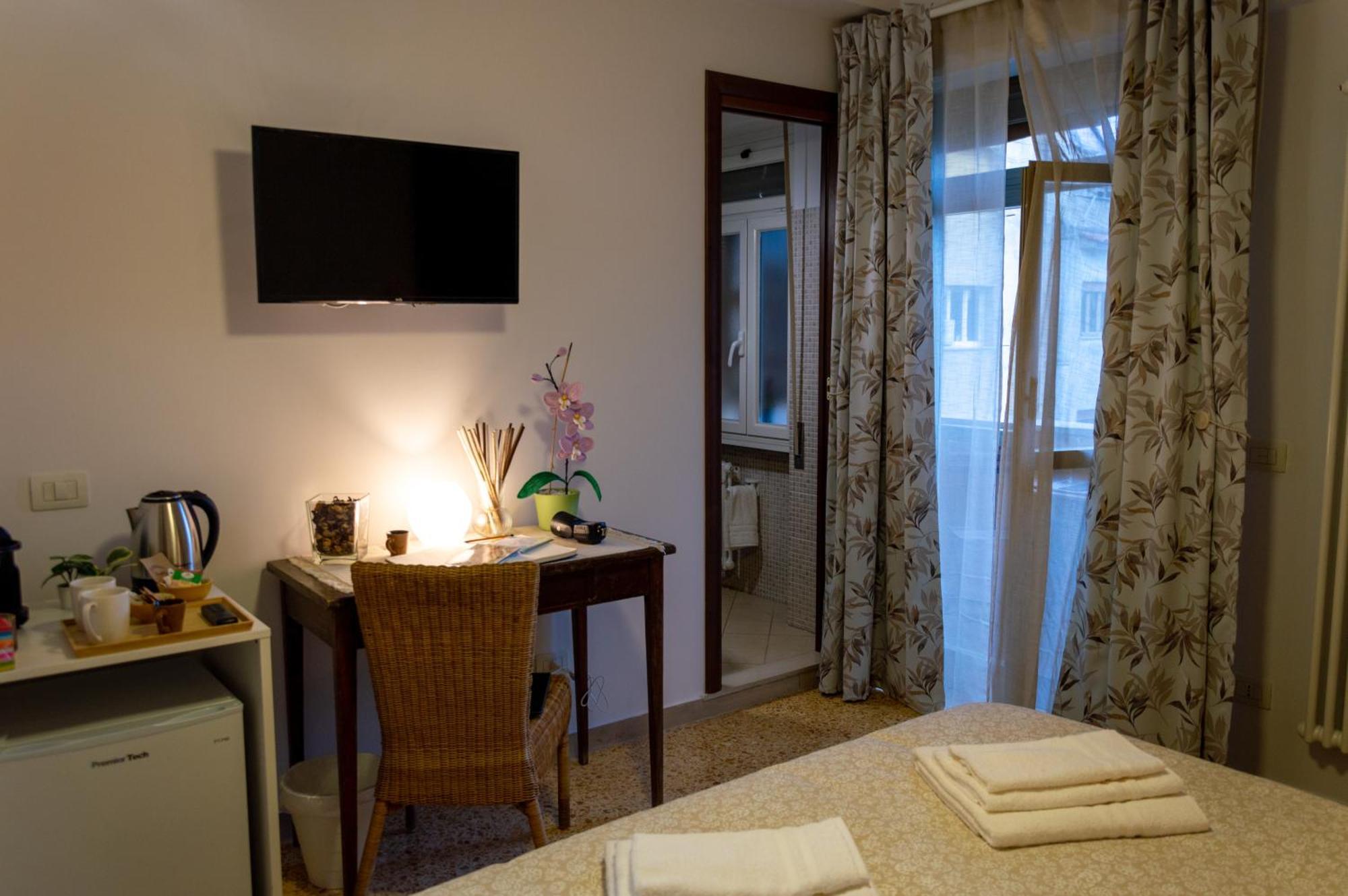 Testaccio Xix-Xxv Bed And Breakfast Rom Eksteriør billede